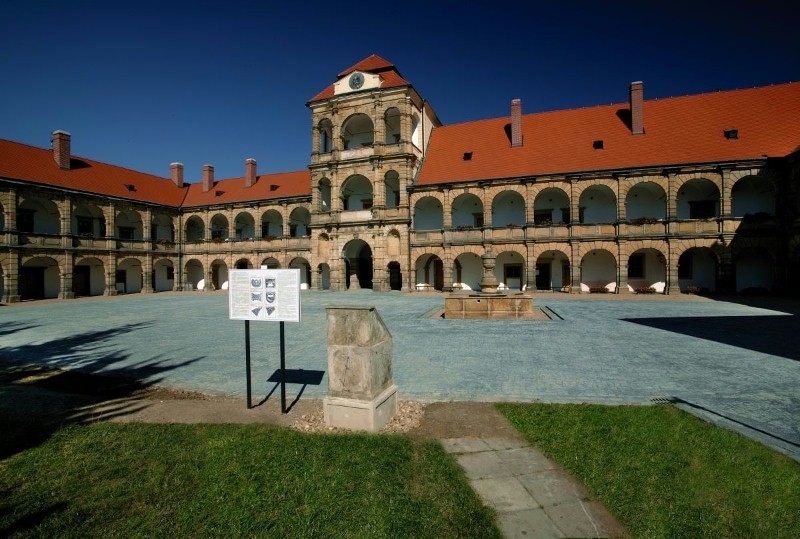 967c2ae04b169f07e7fa8fdfd110551e1fcbf (1).jpg